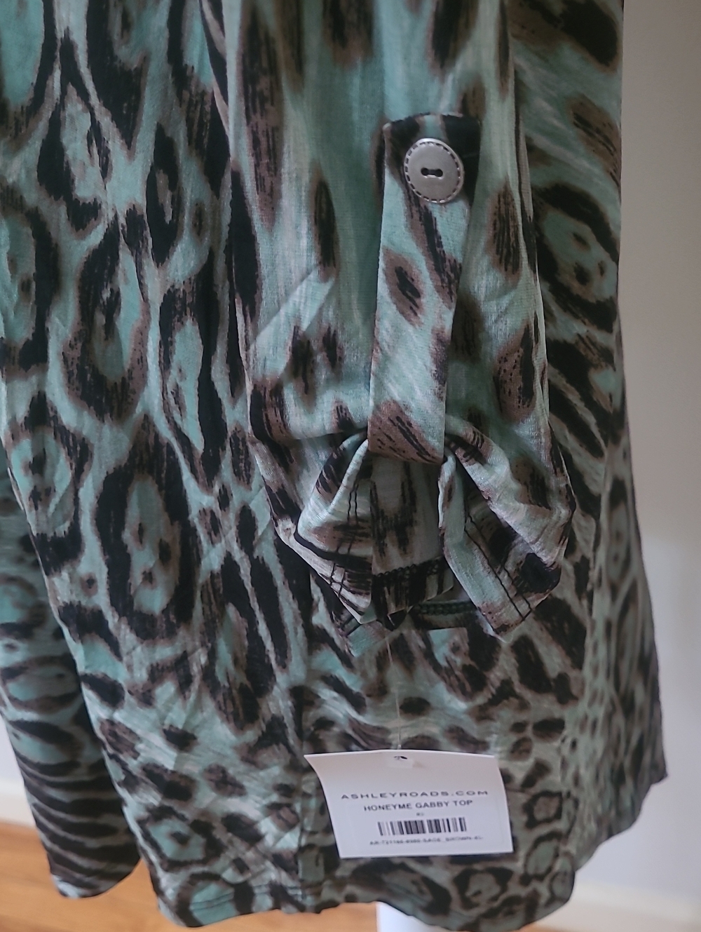 Honeyme Gabby Animal Print Top XL. NWT! - Picture 2 of 5